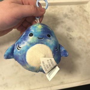 Squishmallow Luther The Shark Clip